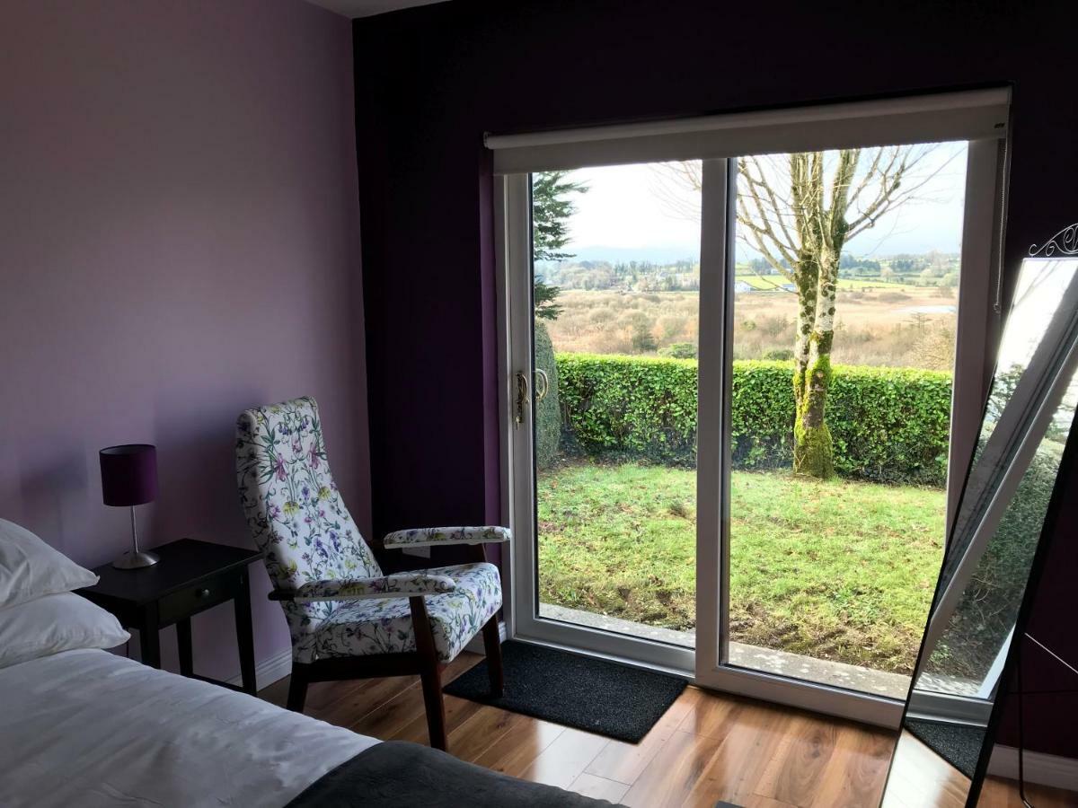 Mick'S Cottage Loughrea Buitenkant foto